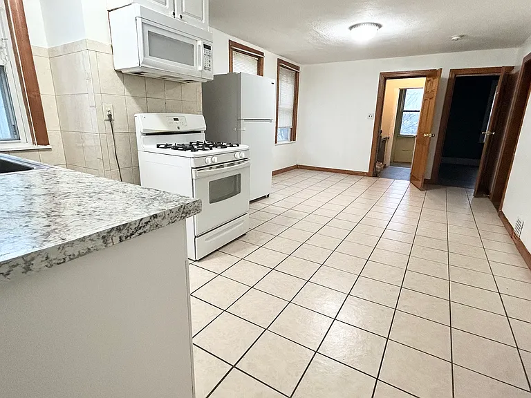 99 Essex St #3 — Photo 2