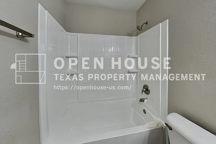 1417 Erin Dr — Photo 16