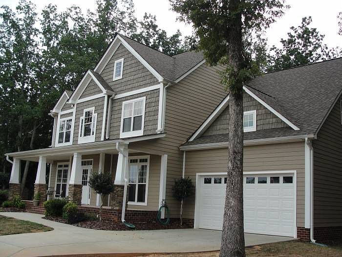 2nd image of 110 Vanderbilt Cir
