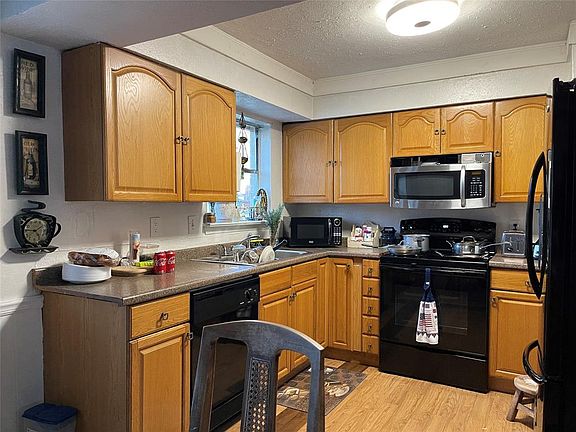 4th image of 2601 Lakewood Dr