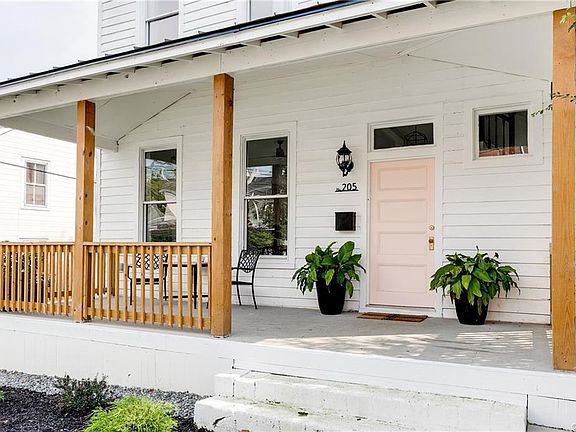 4th image of 205 Poe St