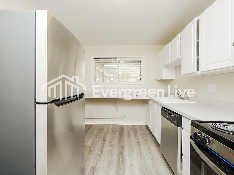 7973 Kirkland Dr — Photo 6