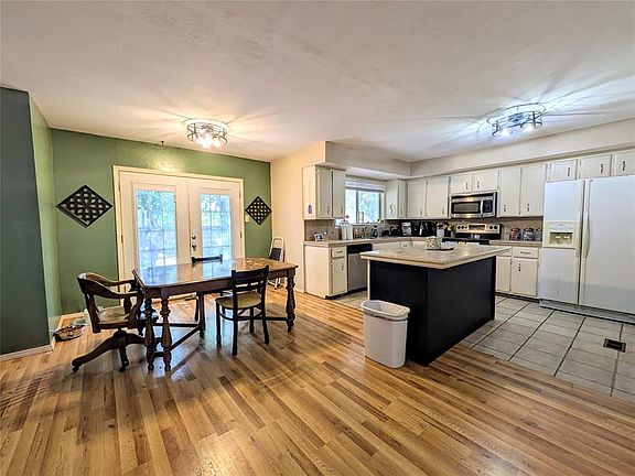 5th image of 308 Ranch Cir