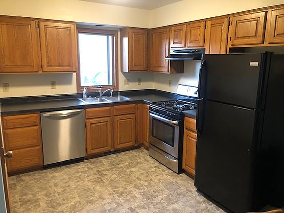 2nd image of 417 Theresa St