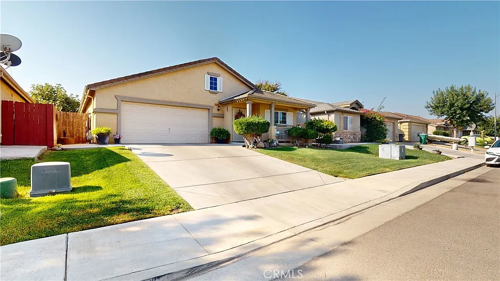 2103 W Solis St photo 1