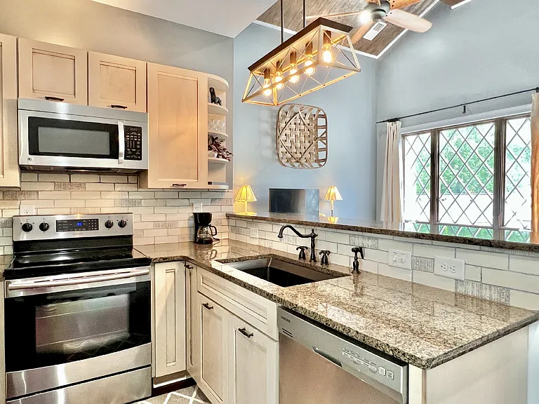 2637 Chesterfield Ave #B — Photo 11