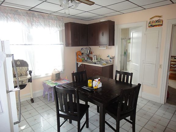 3rd image of 23 Honiss St