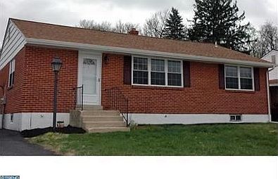 1st image of 4 Sheffield Manor Dr