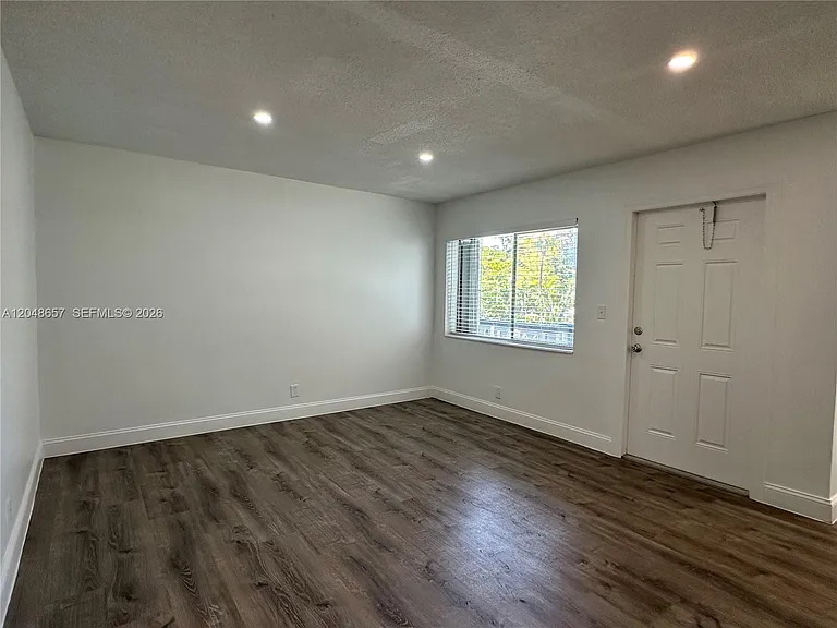 2401 NW 9th Ave #3 — Photo 10