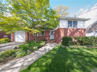 2276 Centre Ave, Bellmore, NY 11710