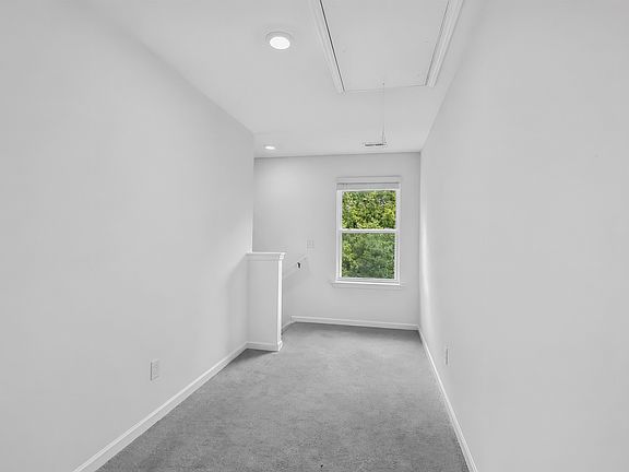 4th image of 18 Sea Grove Dr #77
