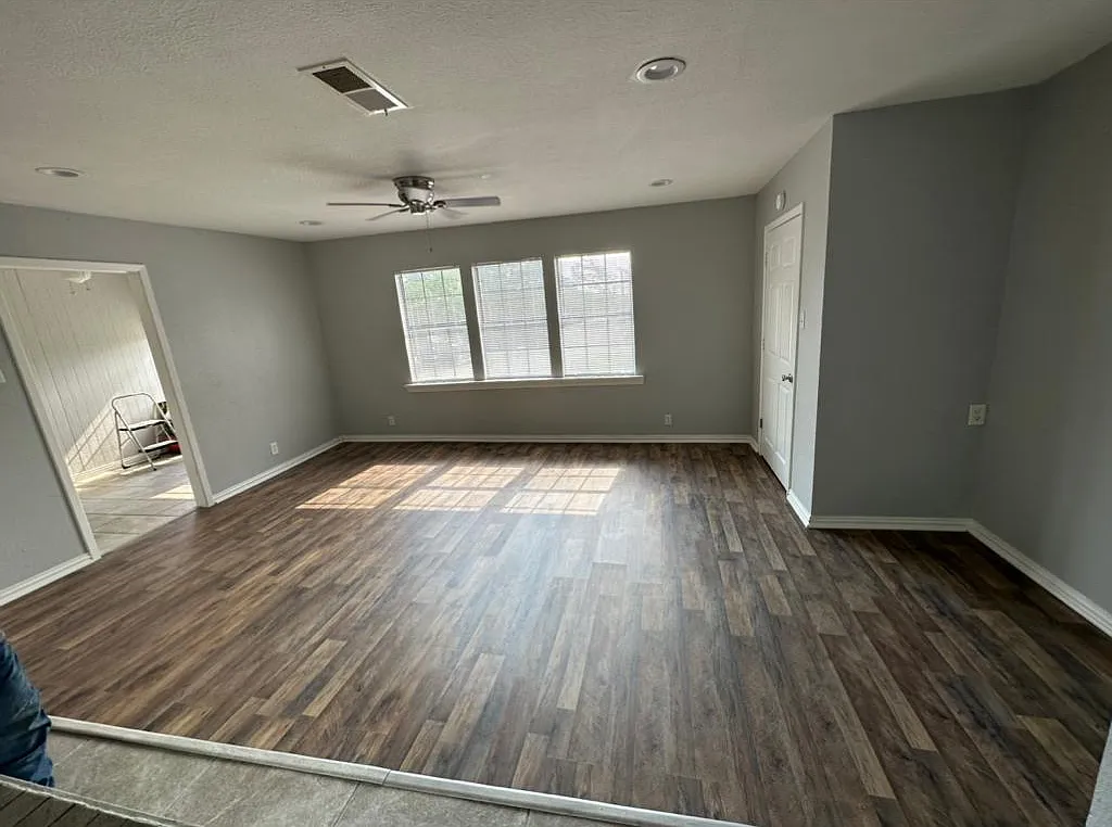 4 bed, 1974 sqft, $1,695 — Photo 4