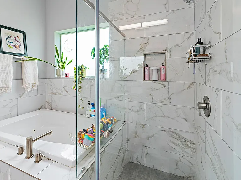 7600 Carver Ave #A — Photo 20