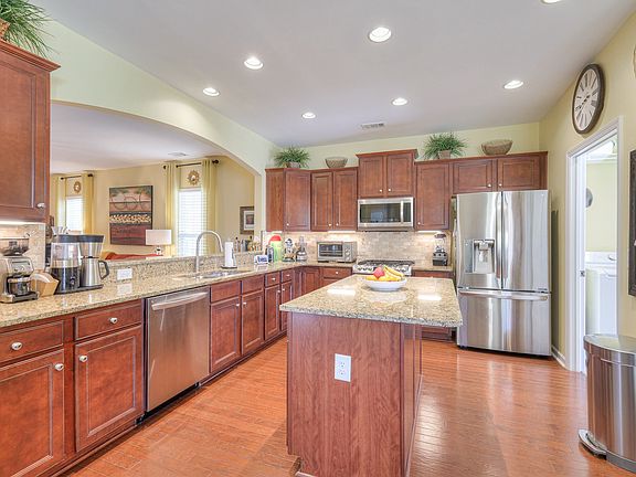 4th image of 165 Salient Ln
