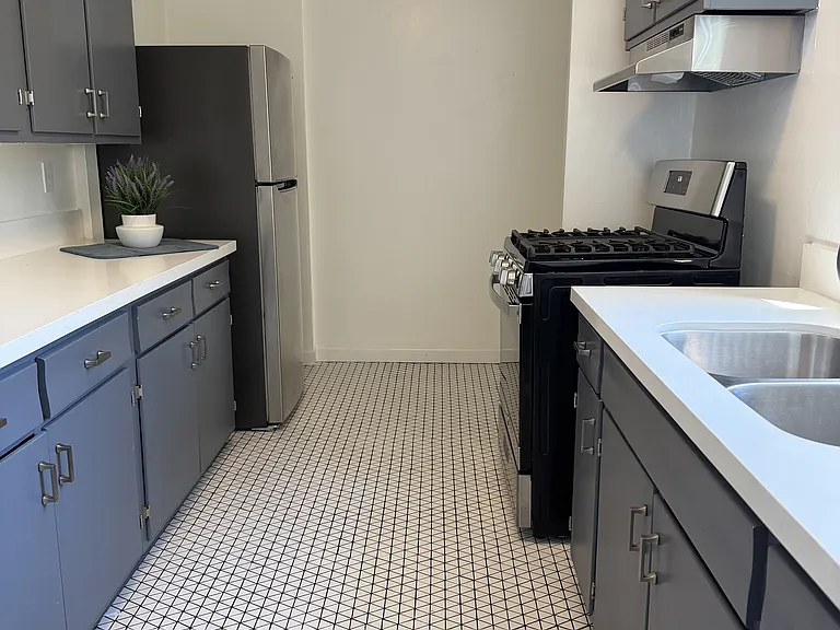 1610 Mohawk St — Photo 5