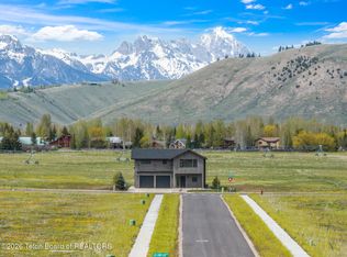 2055 Log Cabin Club Rd, Jackson, WY 83001