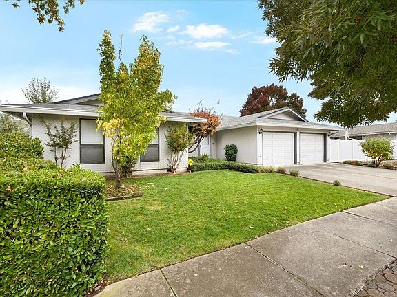 4th image of 1249 La Loma Dr