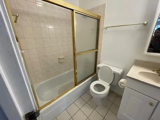 361 W Hawthorne Cir #5 — Photo 9