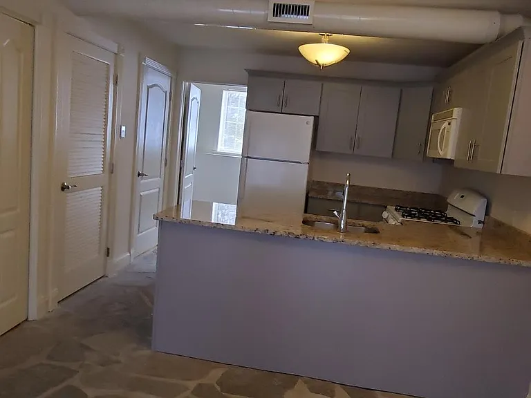 1400 Bushkill Dr #101 — Photo 5