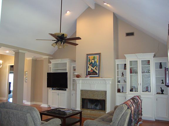 3rd image of 205 Remington Dr