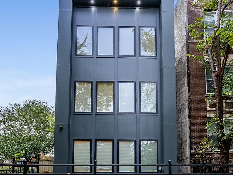6031 S Vernon Ave #1 — Photo 1