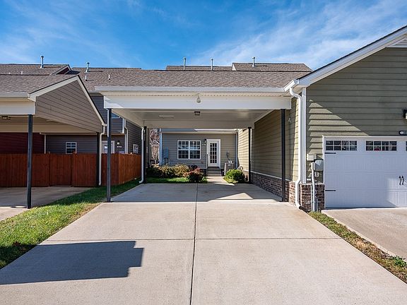 3rd image of 2012 Oak Trail Dr