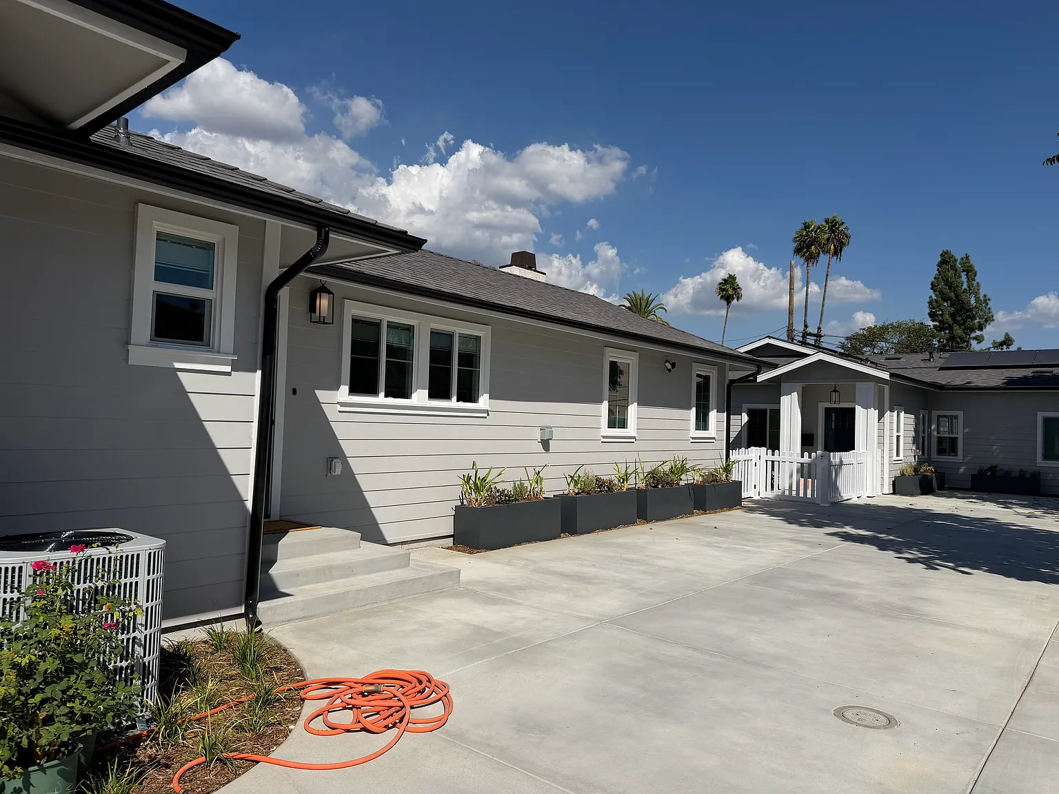 4 bed, 3.5 bath, 1650 sqft, $5,650 — Photo 2