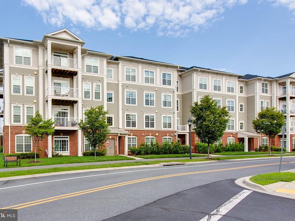 1st image of 3825 Doc Berlin Dr Unit 17
