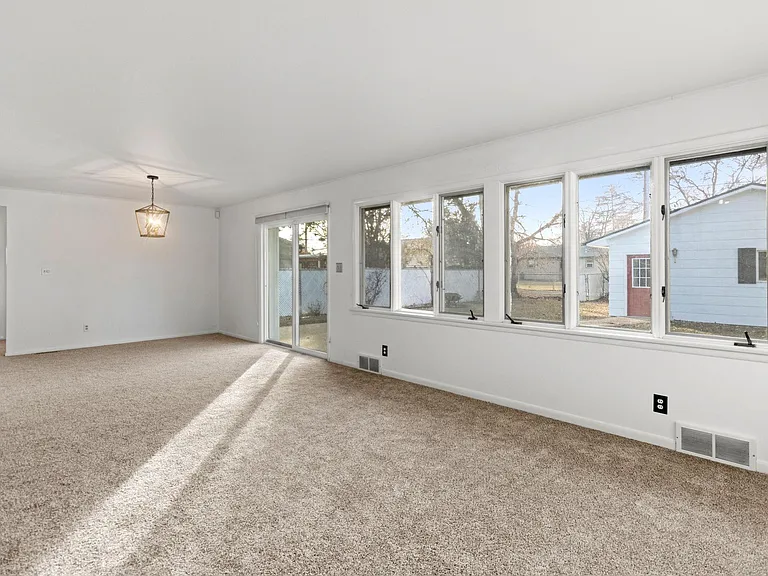 2104 Silver Sage Trl — Photo 30