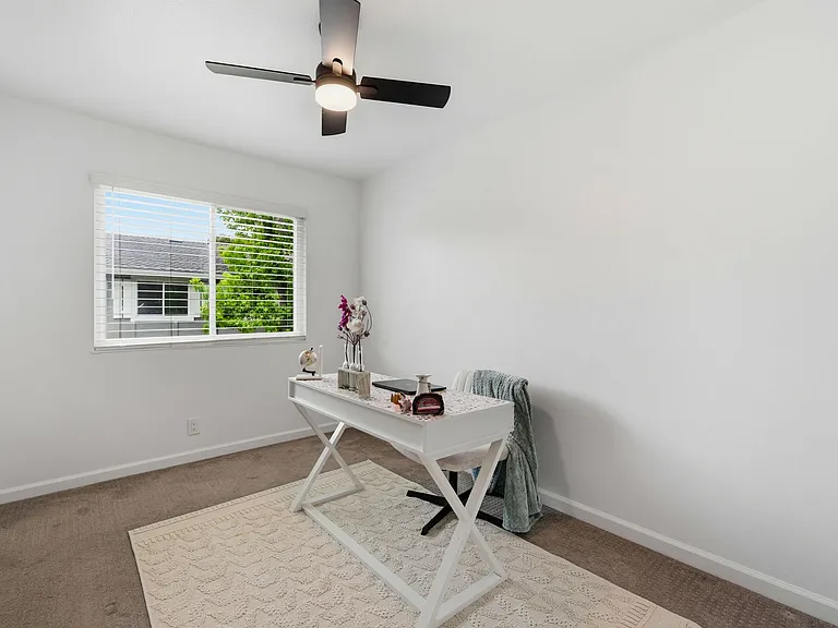 2561 Fountainhead Dr — Photo 16