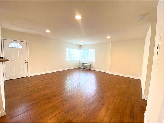 2nd image of 7517 Herschel Ave #6