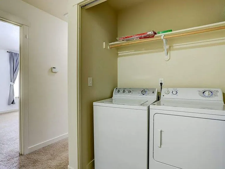 783 NE Adwick Dr — Photo 15