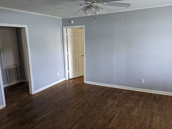 4th image of 659 S Church St