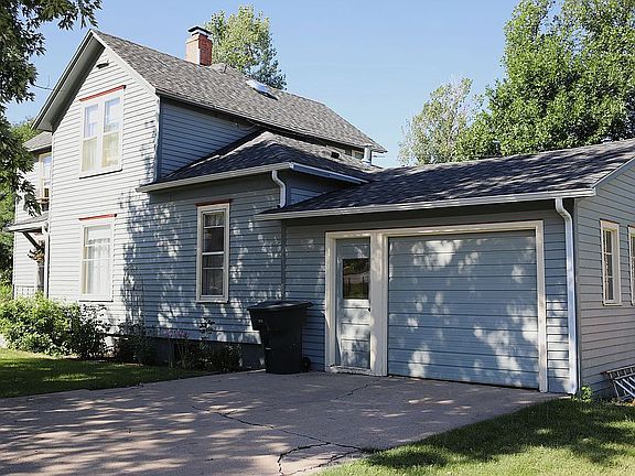 2nd image of 837 Lawrence St