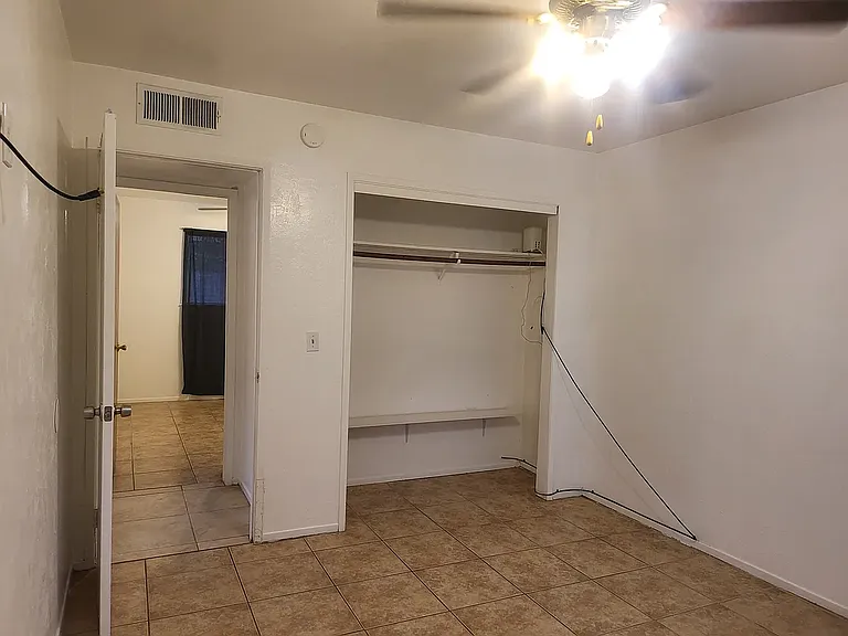 1019 S Demaree St — Photo 50
