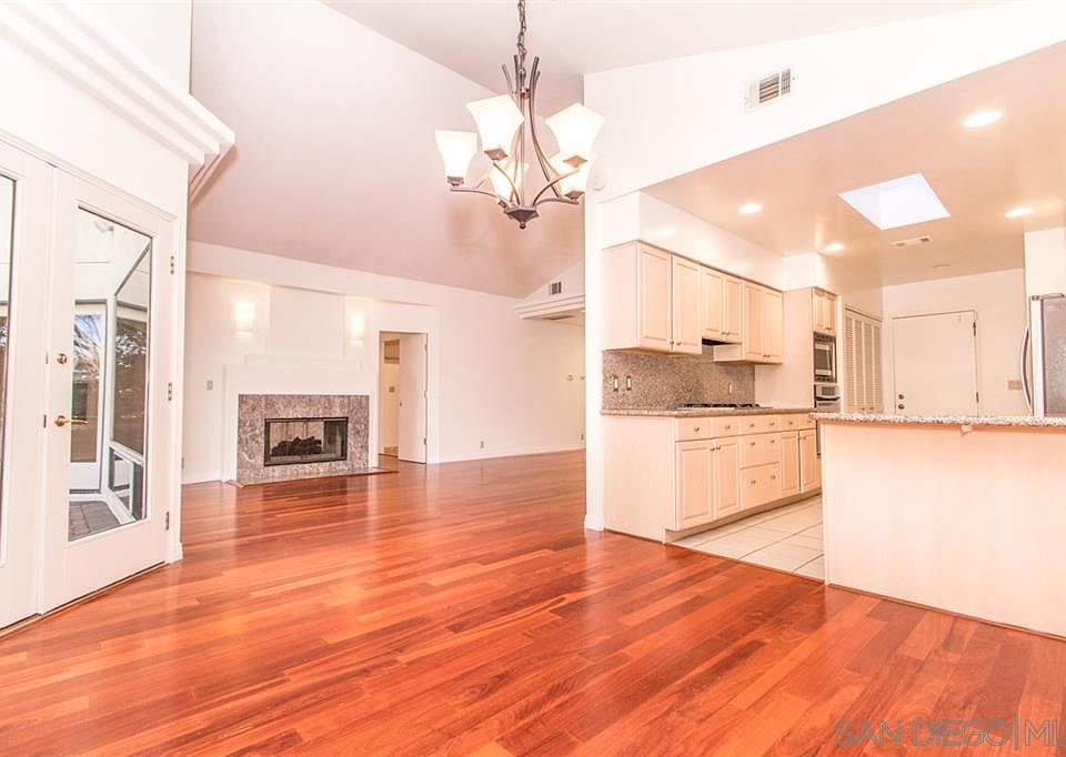 1st image of 981 Manor Way #83