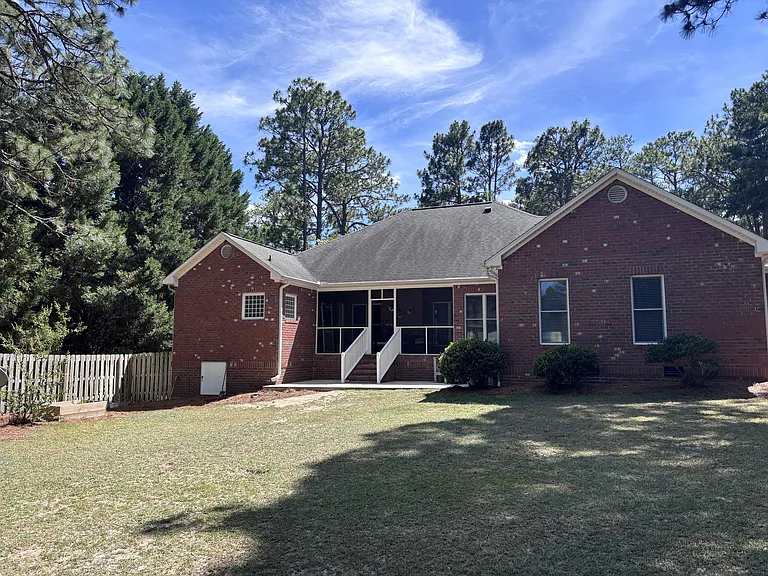 420 Lake Forest Dr SE — Photo 35