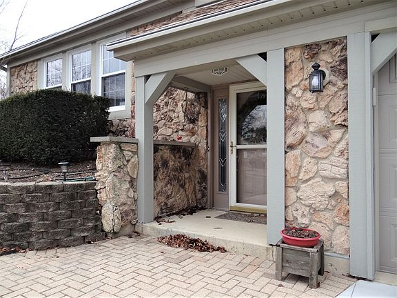 2nd image of 265 Essex Ct