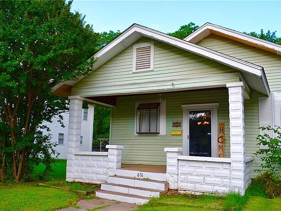 Side view of yard.