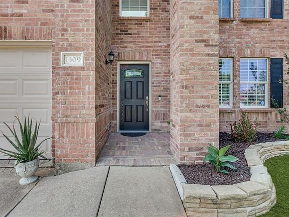 2nd image of 1309 Haley Ln