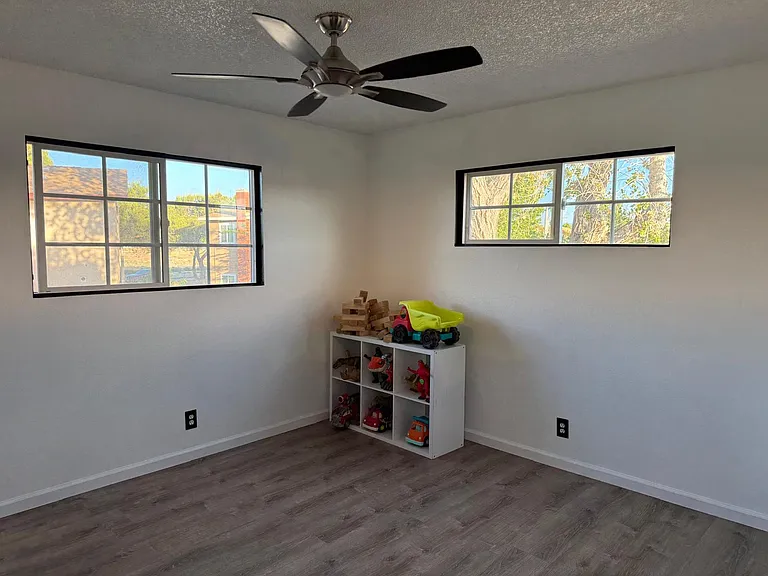 44060 Palm Ln — Photo 9