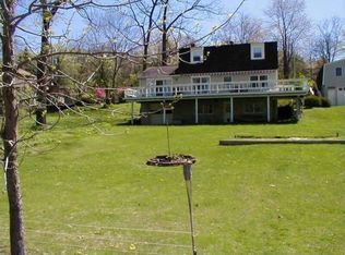 9384 Van Antwerp Rd, Brighton, MI 48116