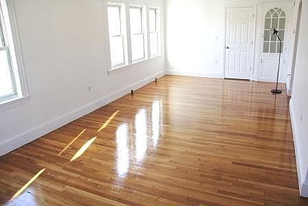 Living room (right side)