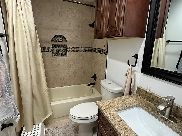 9195 NW 45th St — Photo 10