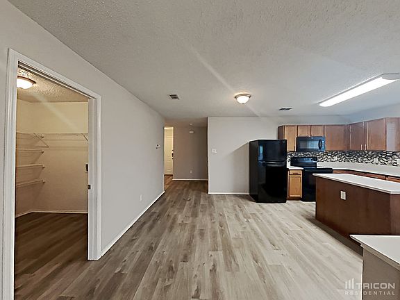 4th image of 2917 Monticello Ln