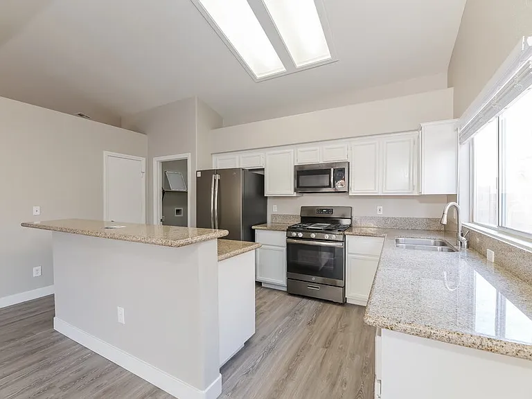 118 Sugarbush Ln — Photo 7