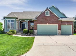 2901 N Pepper Ridge Ct, Wichita, KS 67205