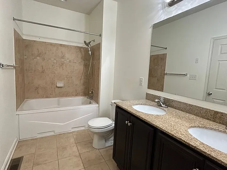 1379 Parish Ave — Photo 18
