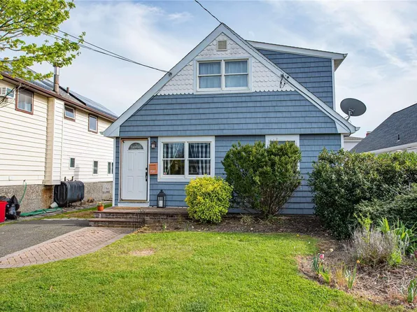 38 Lee Avenue, Babylon, NY 11702