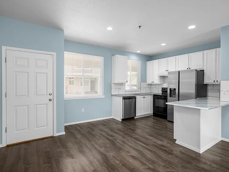 1272 NE 86th Way — Photo 7